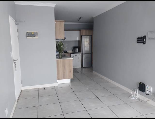 1 BEDROOM APARTMENT TO LET IN WILLOW PARK MANOR